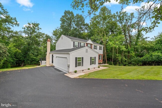 Foto del edificio - 918 Mystic Ln