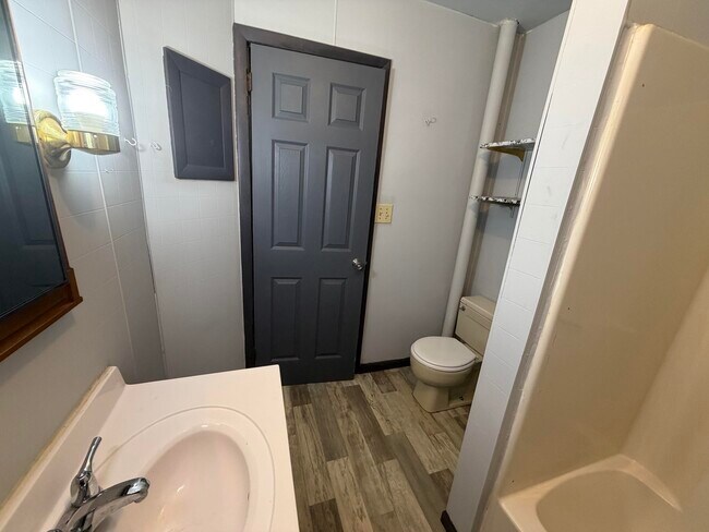 Foto del edificio - 18 Collett-S