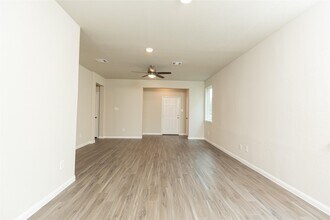 Building Photo - 2906 Briggs Dr