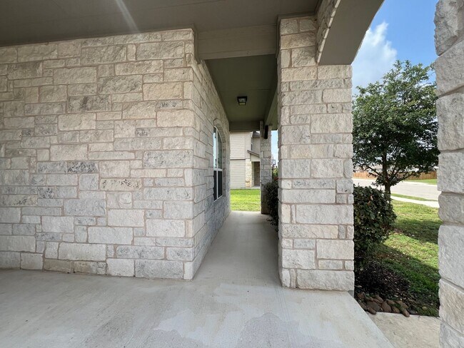 Foto del edificio - Beautiful 3/2 home in Oak Creek Estates,  ...