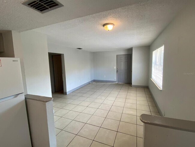 Building Photo - 2410 Chestnut Woods Dr