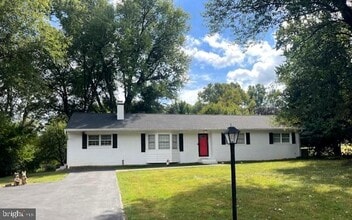 Building Photo - 919 Ednor Rd