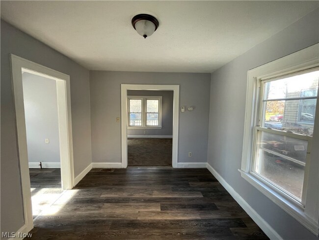 Foto del edificio - 3919 E 99th St