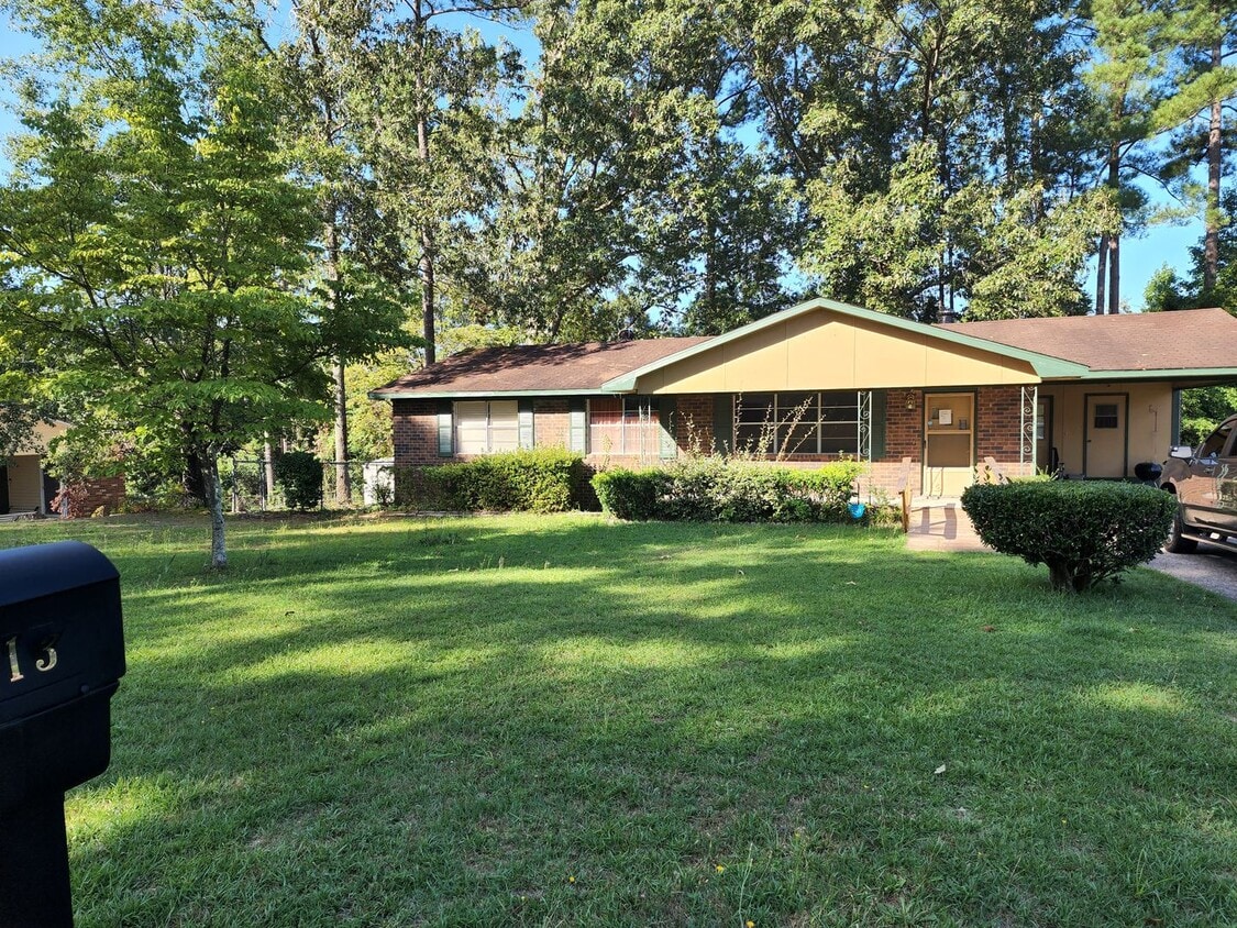Primary Photo - Section 8 accepted! Completely Remodeled S...