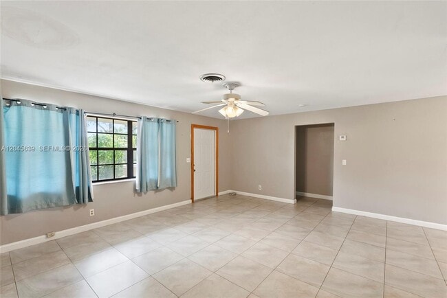 Building Photo - 5081 SW 95th Ave