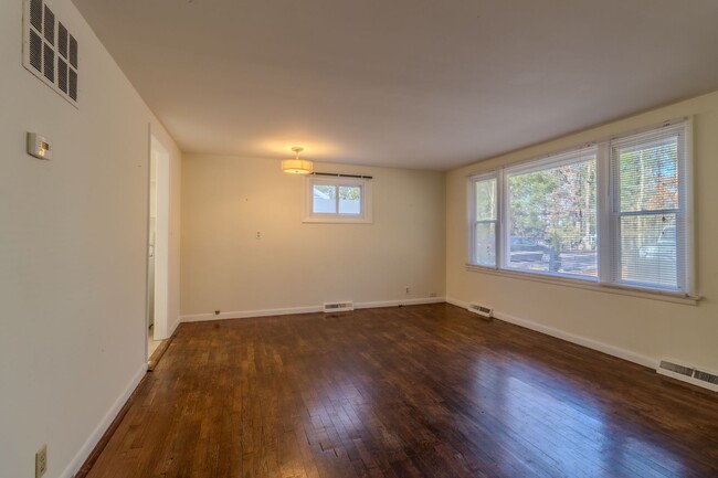 Foto del edificio - Classic Ranch Just Minutes from TC’s Best