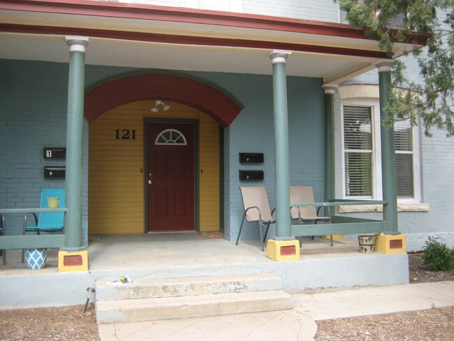 Building Photo - 121 Lamar Ave