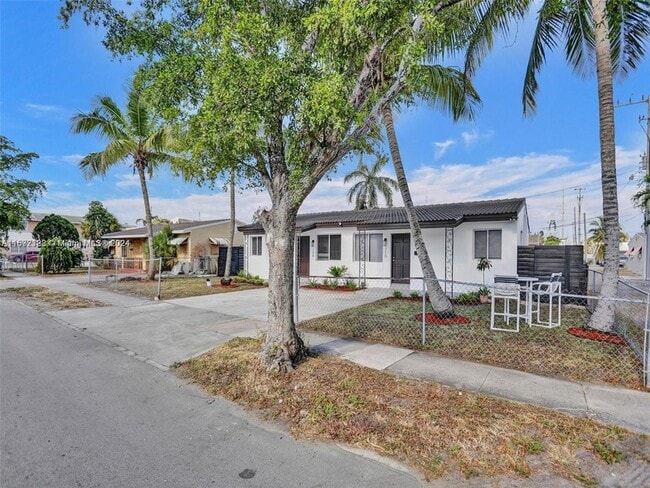 Building Photo - 708 N 20th Avenue Unit 1-2