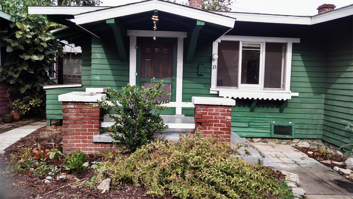 Primary Photo - 539 E Villa St