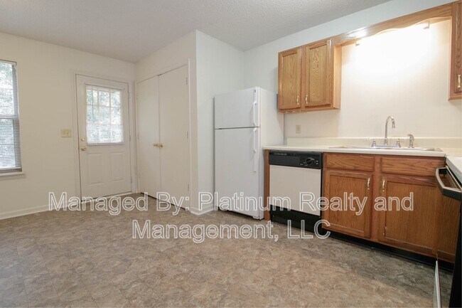 Building Photo - 117 Hickory Trace Rd