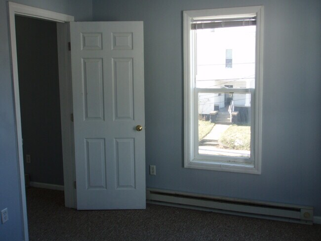 Dormitorio - 759 Veto St NW