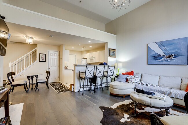 Open floor plan - 1910 Crescent Park Dr