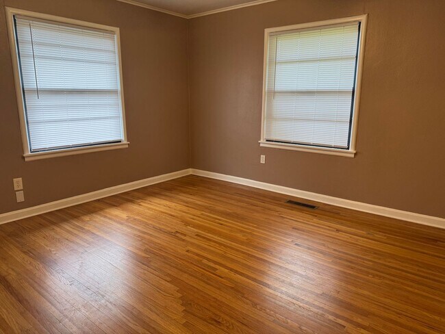Foto del edificio - Charming 3 bedroom,  2 Bathroom in the cen...