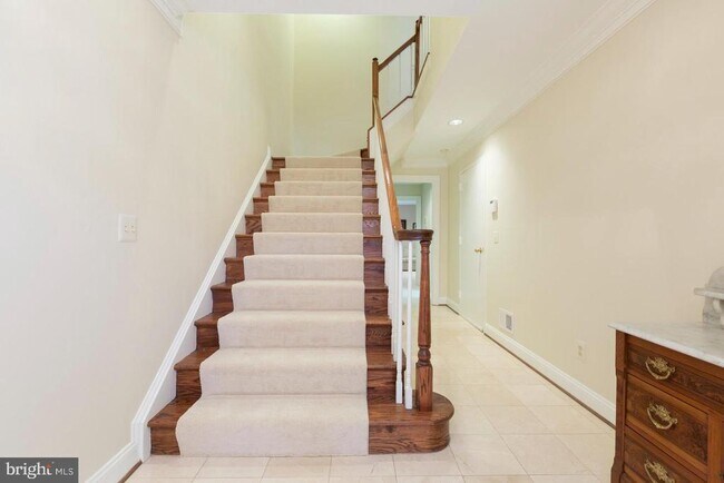 Building Photo - 4062 Mansion Dr NW