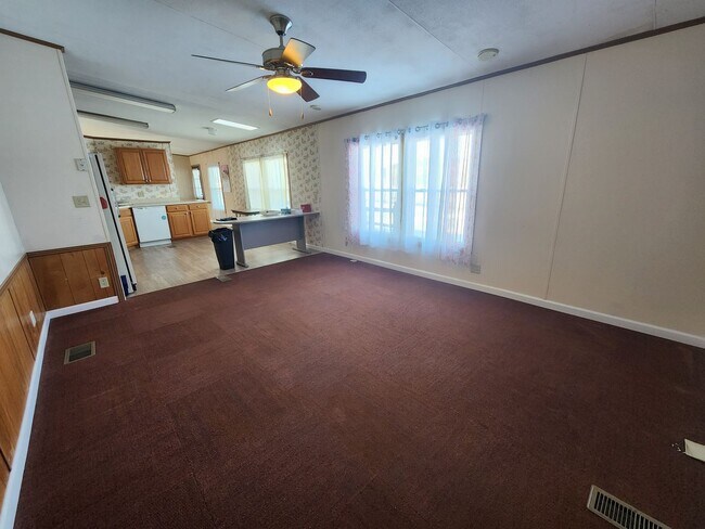 Foto del edificio - 615 Twin Bridge Rd