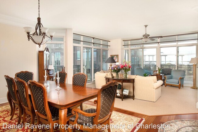 Foto del edificio - 2 br, 2 bath House - 141 North Plaza Court