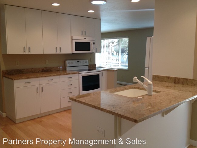 Building Photo - 61248 Kwinnum Dr