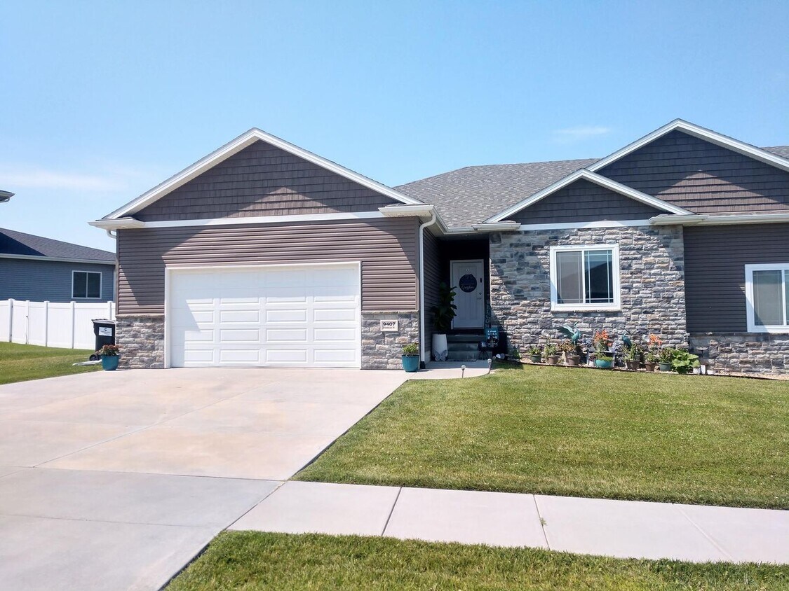 Foto principal - Luxury Townhome