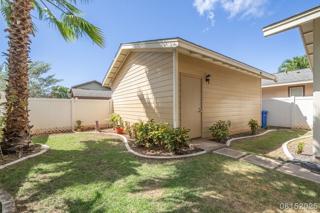 Foto del edificio - Immaculate 4BR 3BA with 34 SOLAR PANELS, C...