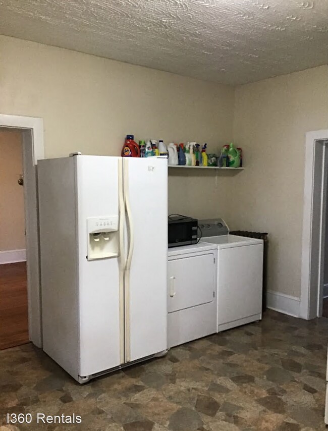 Foto del edificio - 6 br, 1.5 bath House - 23 N Earl St