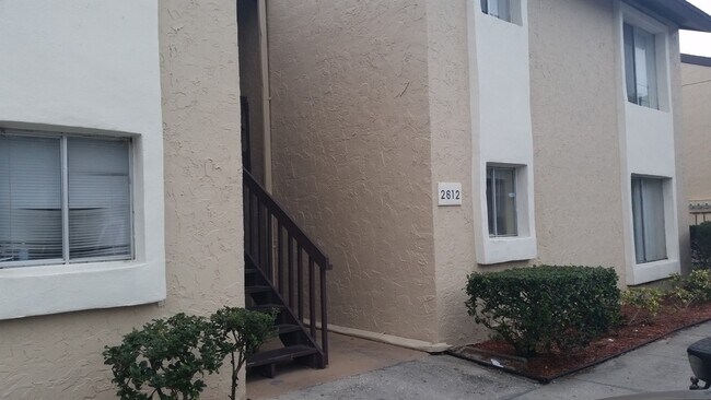 Foto del edificio - 2612 Hidden Lake Dr S
