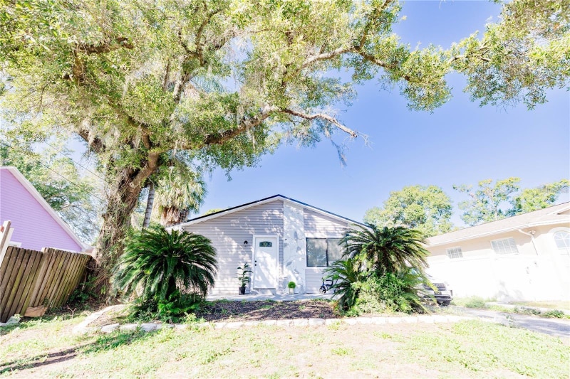 Primary Photo - 8114 N Edison Ave