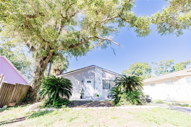 Building Photo - 8114 N Edison Ave