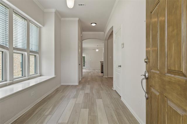 Building Photo - 560 Sheldon Rd