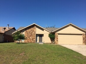 Building Photo - 629 Westridge Dr