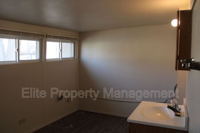 Foto del edificio - 1026 W 13th St