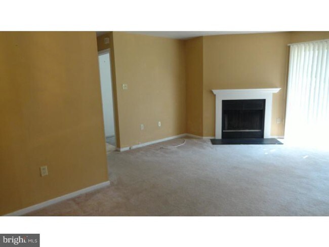 Building Photo - 1003 Mews Dr