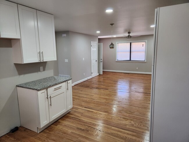 Foto del edificio - 4 Faye St