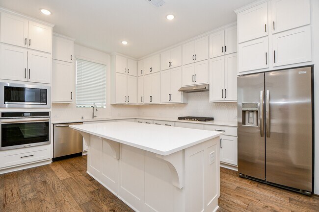 Foto del edificio - 6562 Scarlet Pond Ln