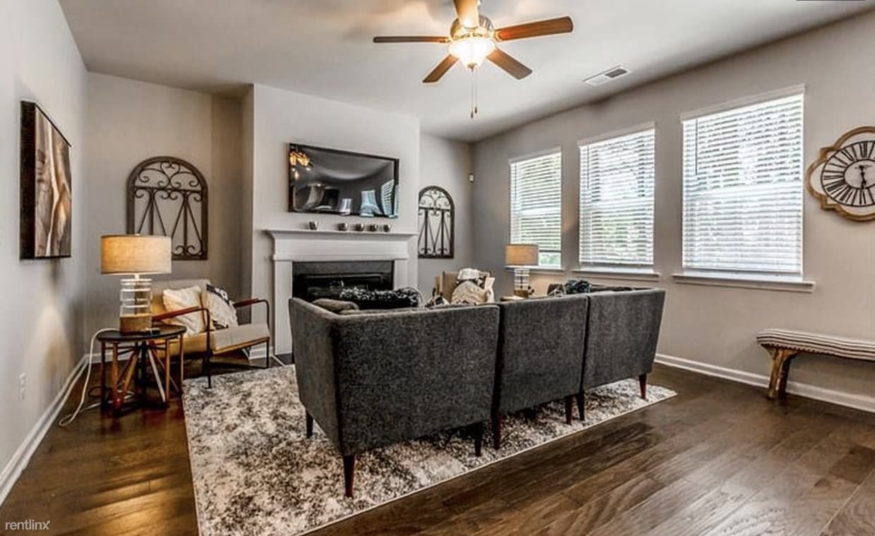 Foto del edificio - 4 br, 3 bath House - 3128 Pheasant Dr