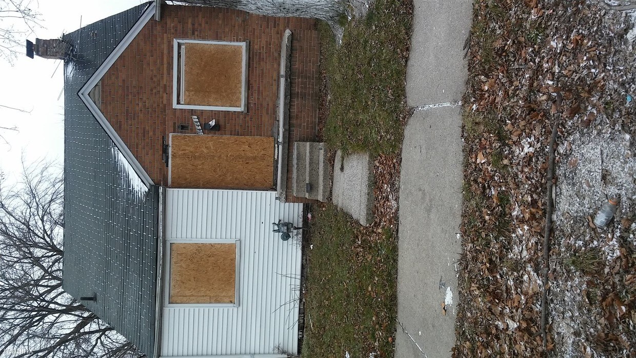Building Photo - 14441 Rosemary St