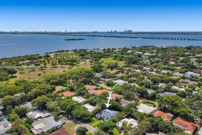 Foto del edificio - 630 NE 52nd Terrace