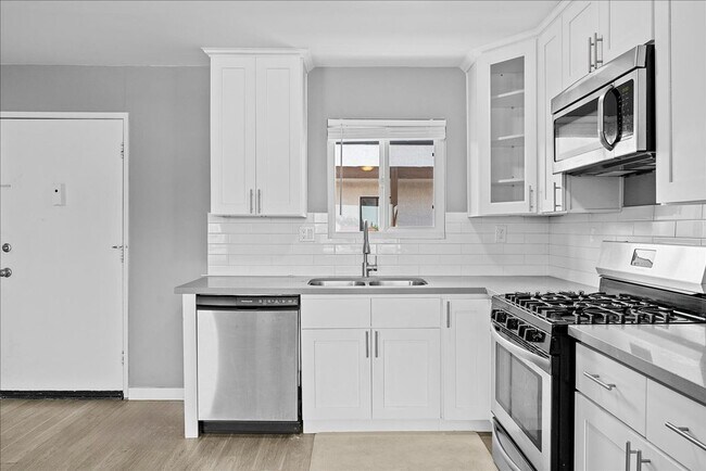 Foto del edificio - Beautiful One Bedroom Apartment In the Hea...