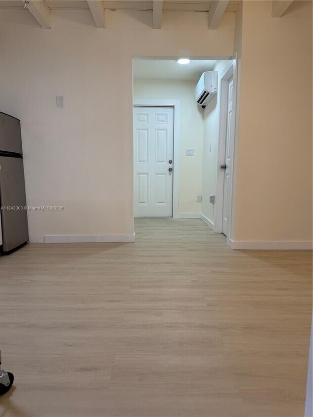 Foto del edificio - 630 SW 62nd Ct