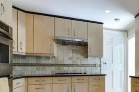 Building Photo - 30 Thackeray Rd