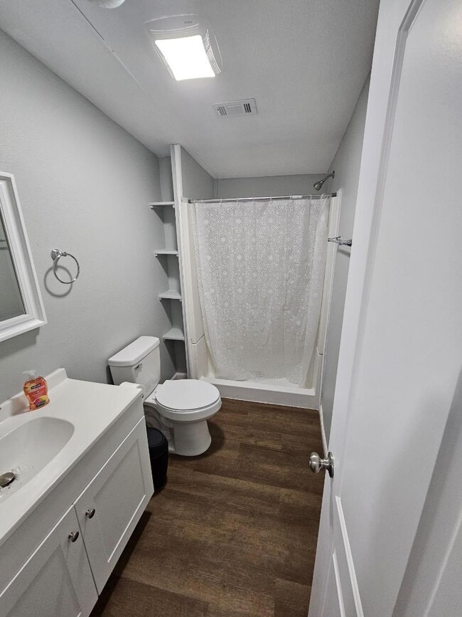 Building Photo - 8144 Hewitt St