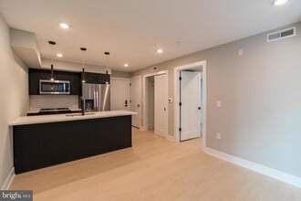 Building Photo - 6604 Ridge Ave