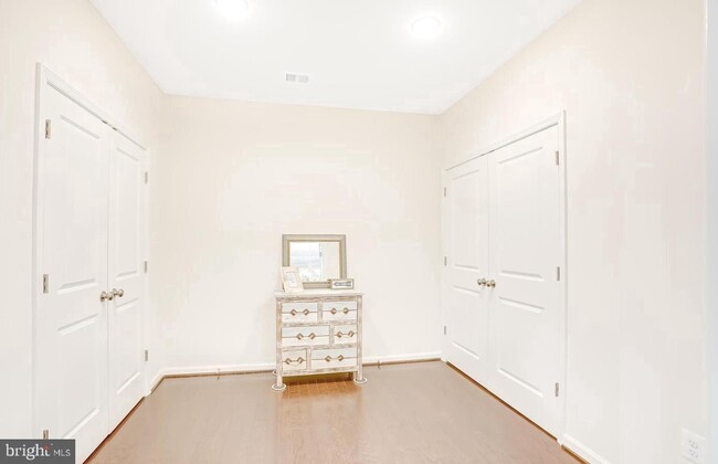 Building Photo - 1310 Ribbon Limestone Terrace SE