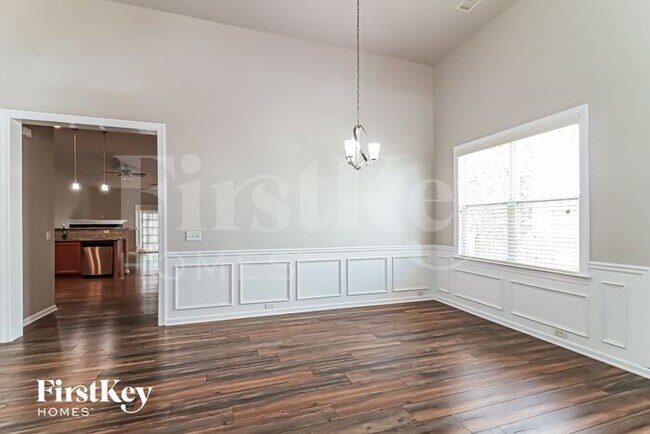 Building Photo - 2816 Harcourt Dr