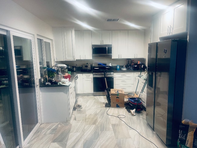Foto del edificio - 8025 Peach Point Ave