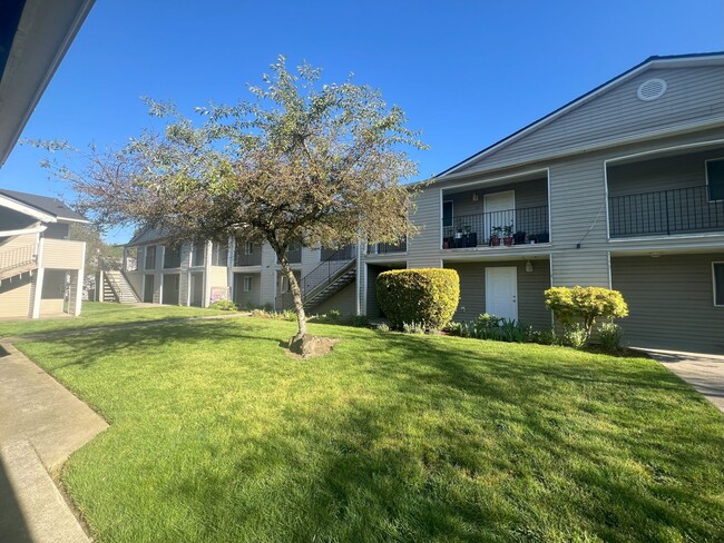 Foto del edificio - 100th Street Apartments