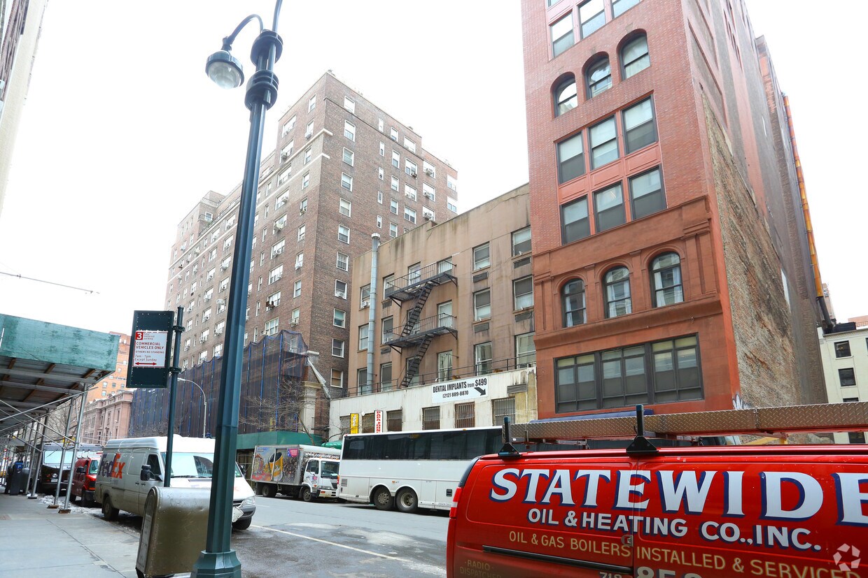 Primary Photo - 12-14 E 37th St