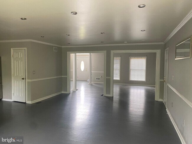 Building Photo - 6338 Lincolnia Rd