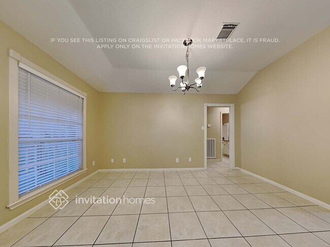Foto del edificio - 7095 Pleasure Lake Dr
