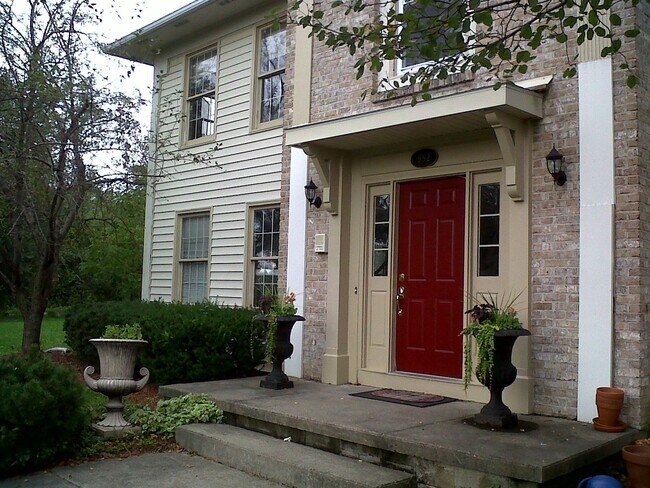 Foto del edificio - 552 Mendon Rd