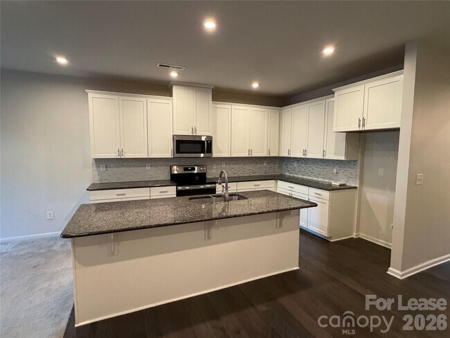 Building Photo - 318 Willow Wood Ct